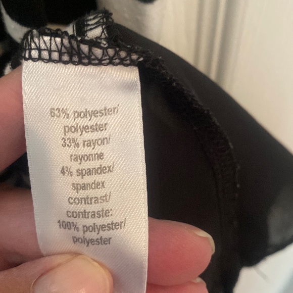 Studio Y Hi Lo Sleeveless Blouse - Picture 6 of 6